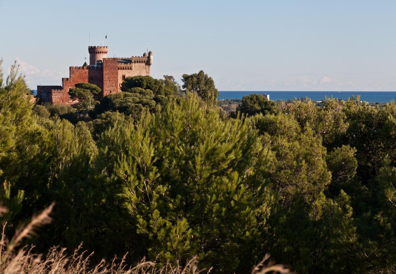 Ciudad De Castelldefels Hotel Bagian luar foto
